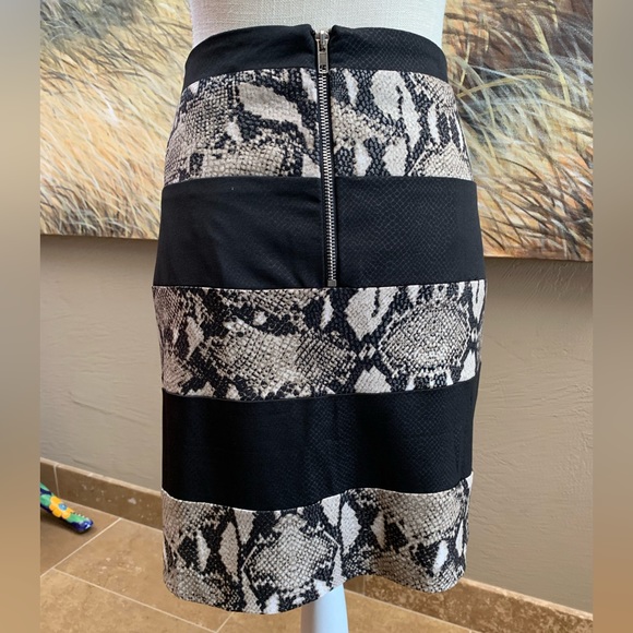 Alberto Makali Python print short skirt zip up SZ 14 like new business attitre - Picture 3 of 7